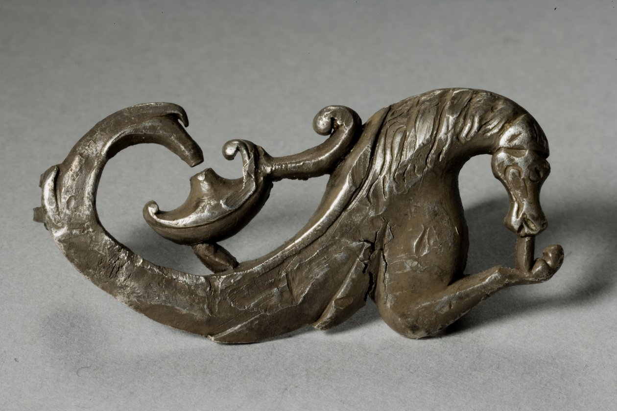Fibula z hippocampu (stříbrná) od Roman