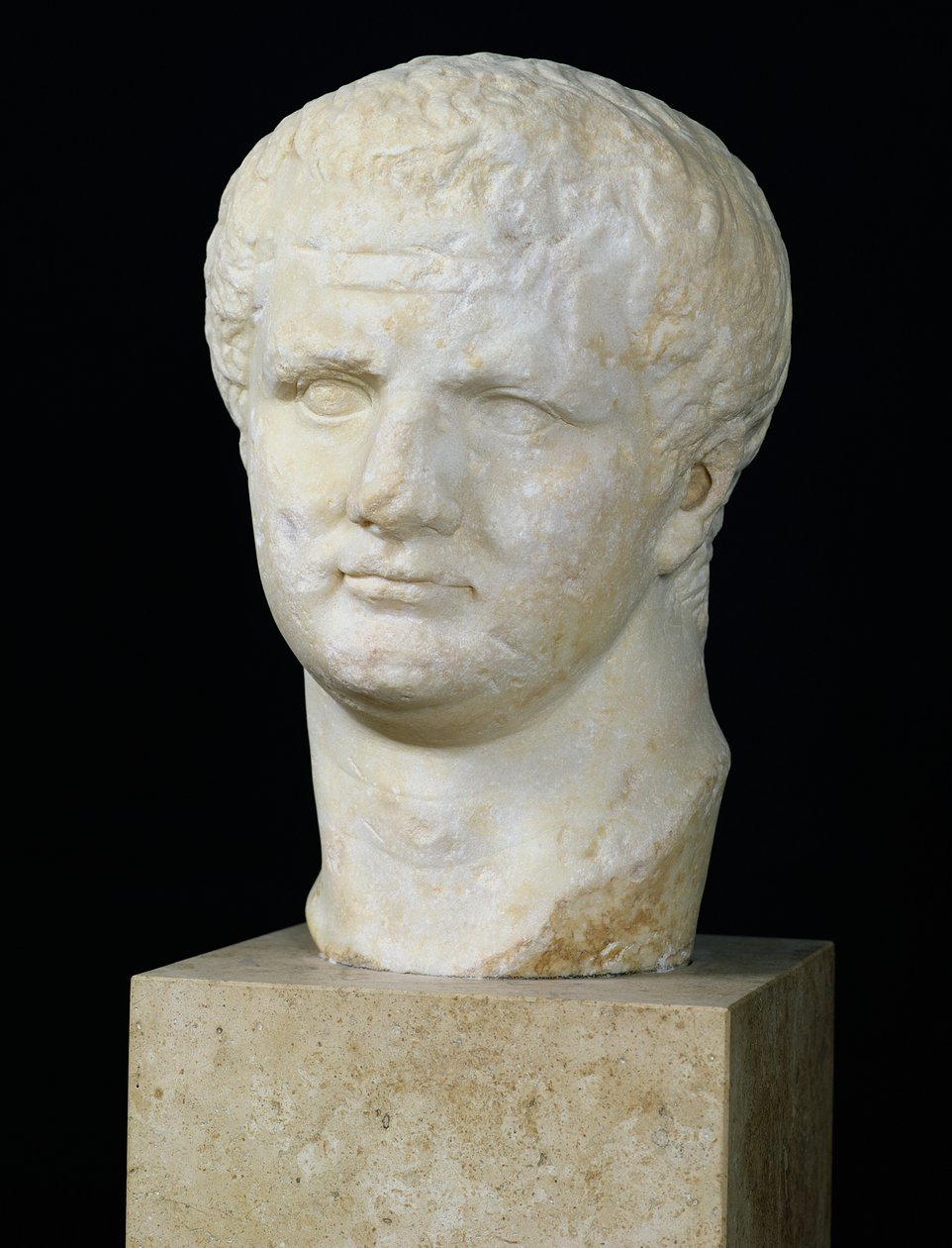 Hlava Tita (39-81) (mramor) od Roman