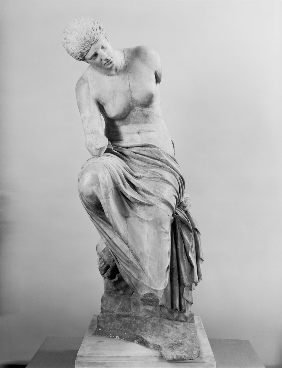 Socha sedící múzy od Roman Imperial Period