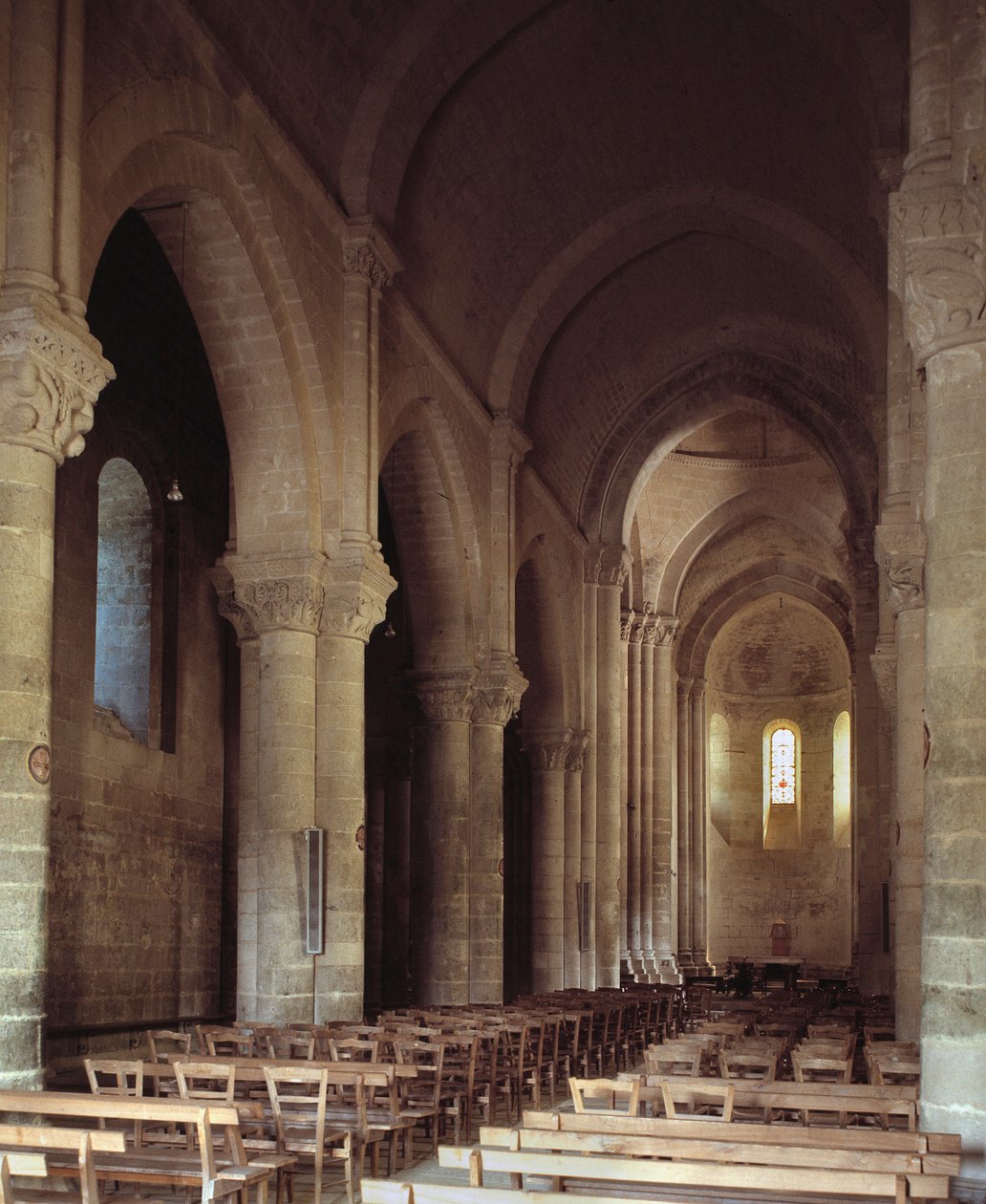 Pohled na severní apsidu od Romanesque
