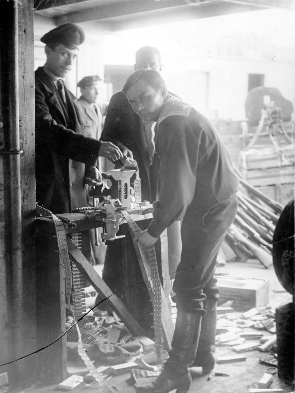 Továrna na munici, Petrohrad, 1917 od Russian Photographer