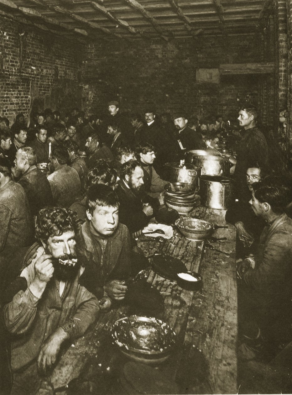 Ruští ruční dělníci, konec 19. století (sépiová fotografie) od Russian Photographer