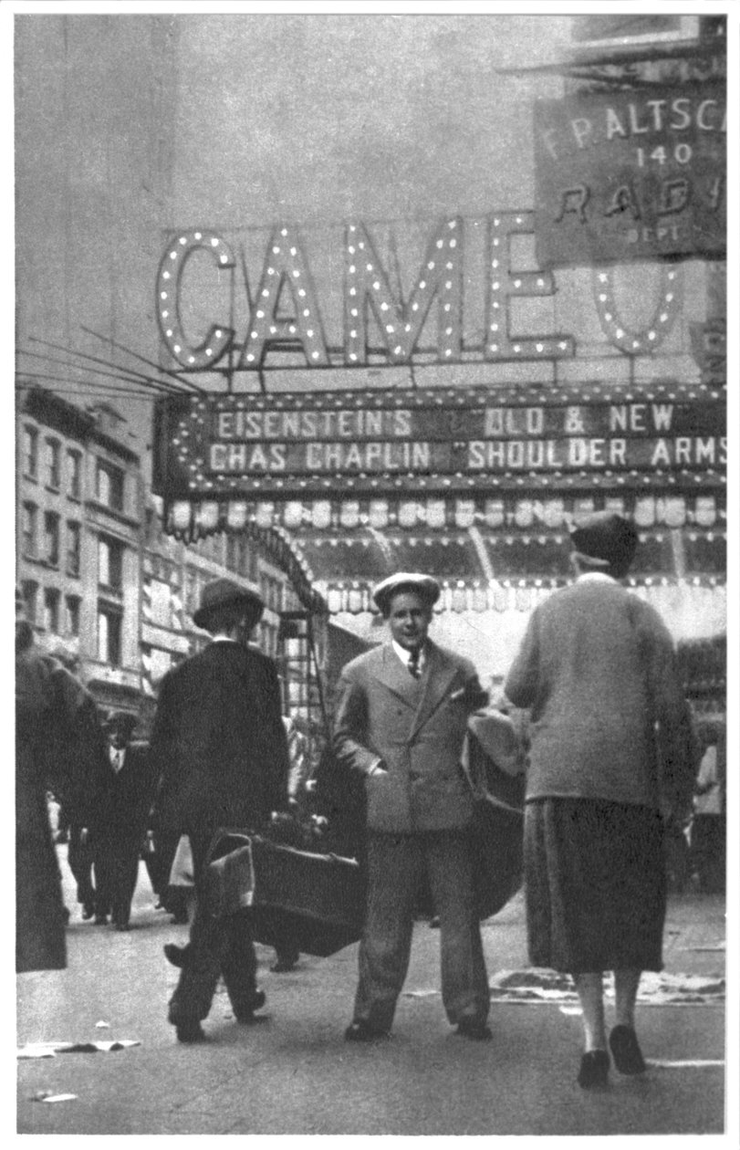 Sergei Eisenstein (1898-1948) v New Yorku, 1930, od Serge Eisenstein, Reflexions dun Cineaste, vydáno v Moskvě, 1958 od Russian Photographer