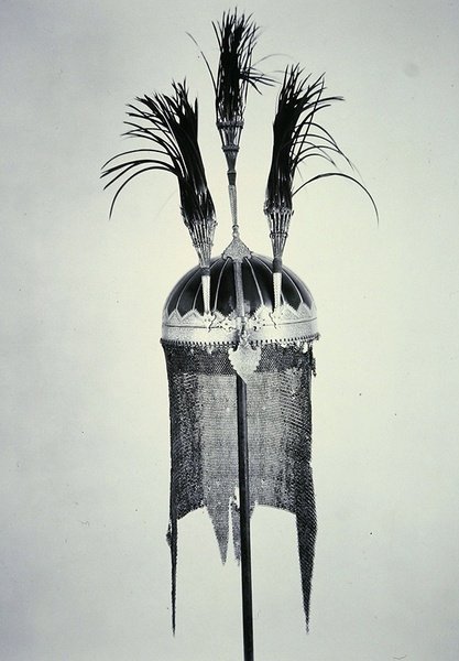 Mughal Helmet (kombinovaná média) od School Indian