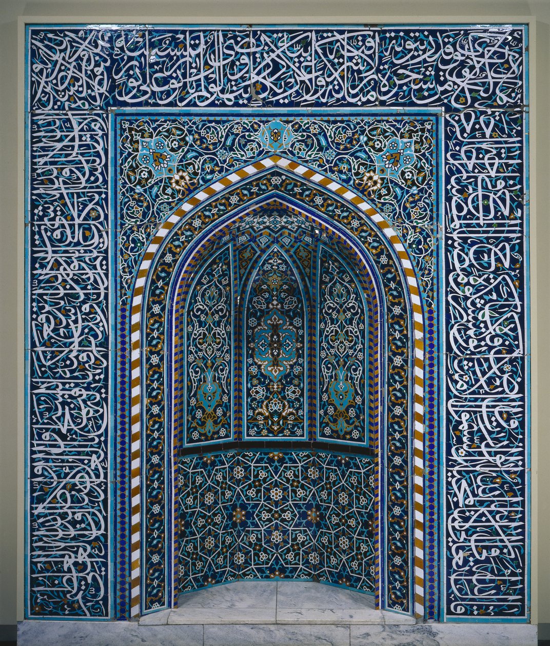 Modlitební výklenek (Mihrab), počátek 16. století (keramická mozaika) od School Iranian