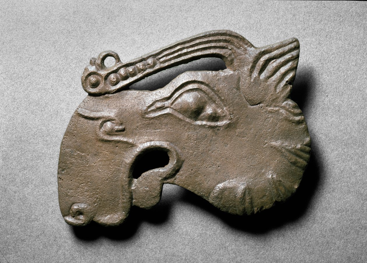 Plaketa na hlavě losa, z hrobu VI v Nymphaeum (bronz) od Scythian