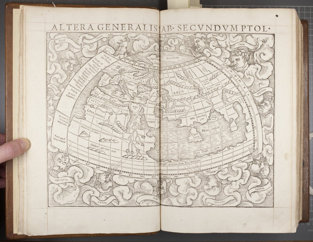 Zeměkoule, z knihy Cosmographia, 1544 od Sebastian Munster
