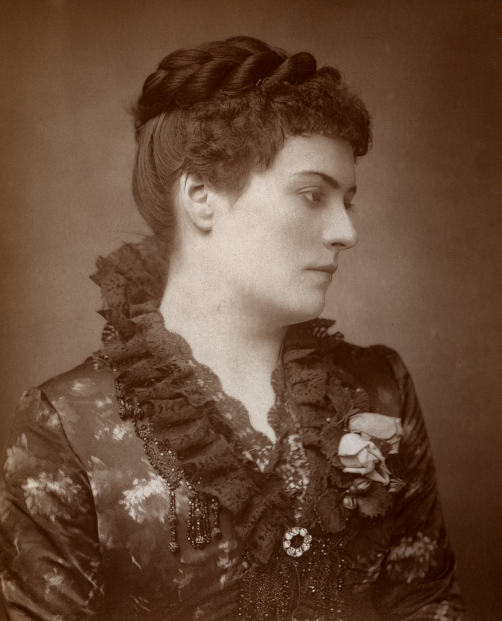 Sophie Eyre , britská herečka, 1883 od St James