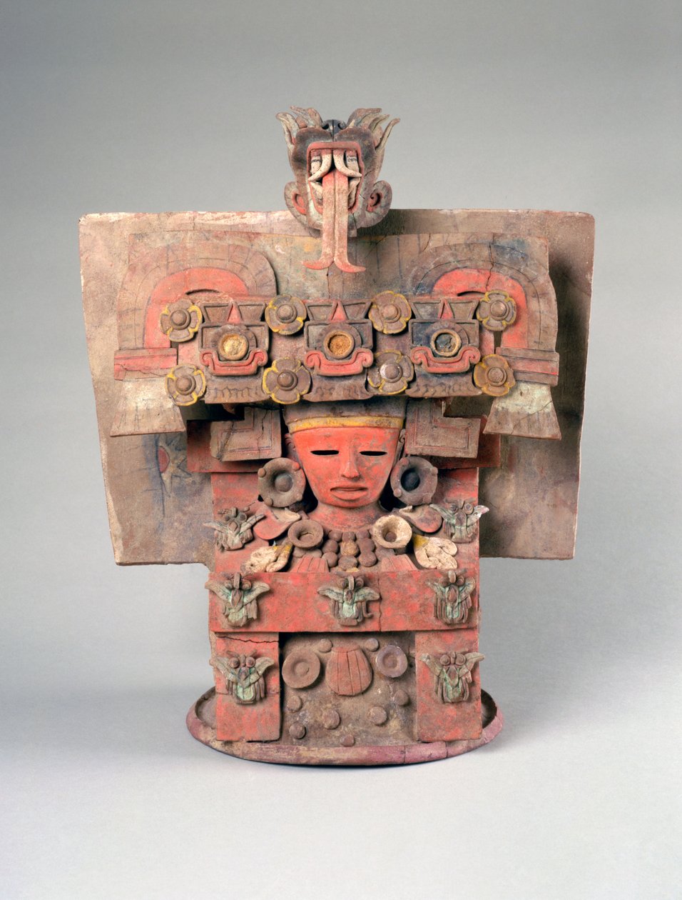 Víko kadidelnice (incensario), Mexiko, 200-650 (kamenina s polychromovanou malbou) od Teotihuacan