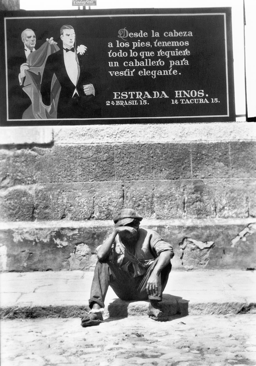 Elegance and Misery, Mexico City, 1928 od Tina Modotti