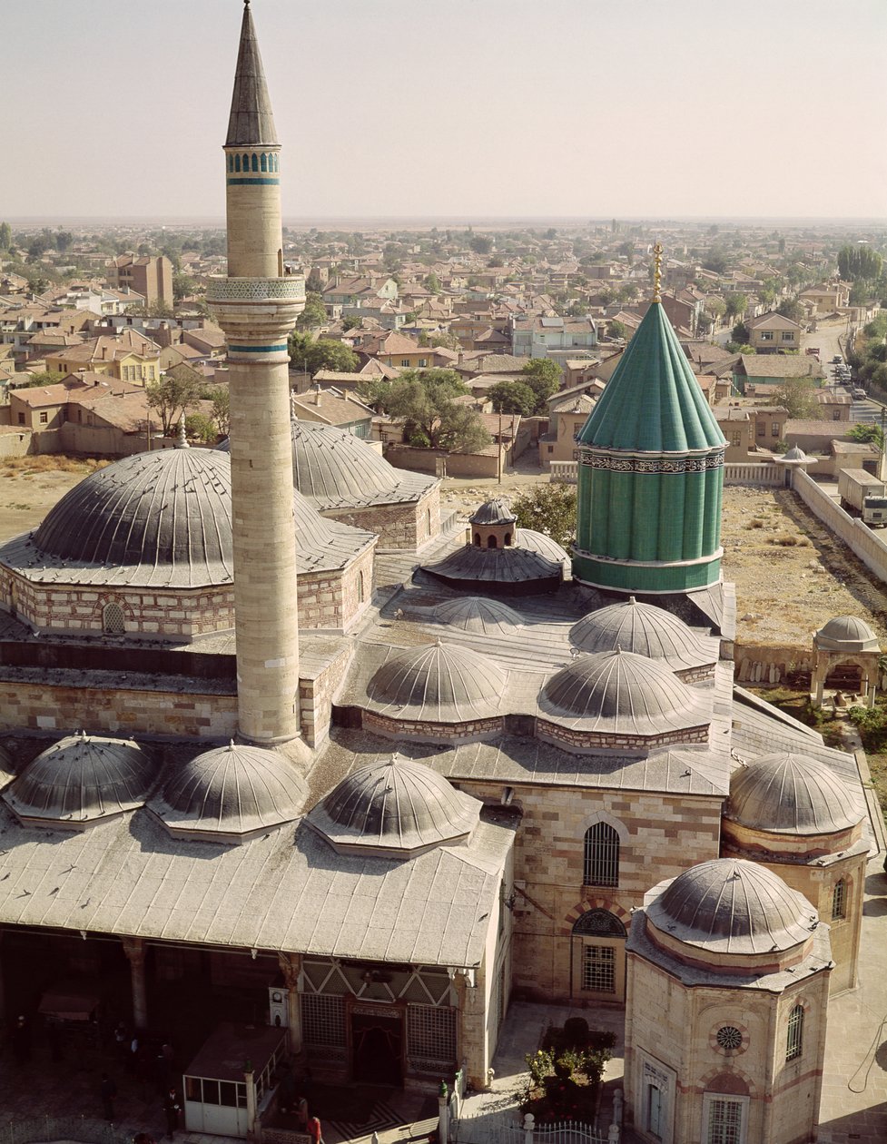 Letecký pohled na Mevlana Tekke (Klášter našeho Mistra) od Turkish School