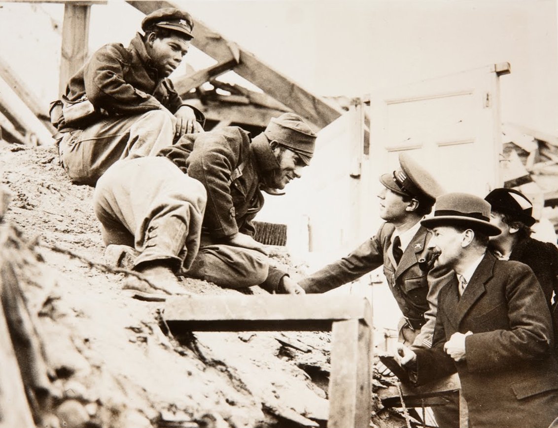 British Labour Leadermat, Madrid Front-Line Trenches, Madrid od Unbekannt Unbekannt