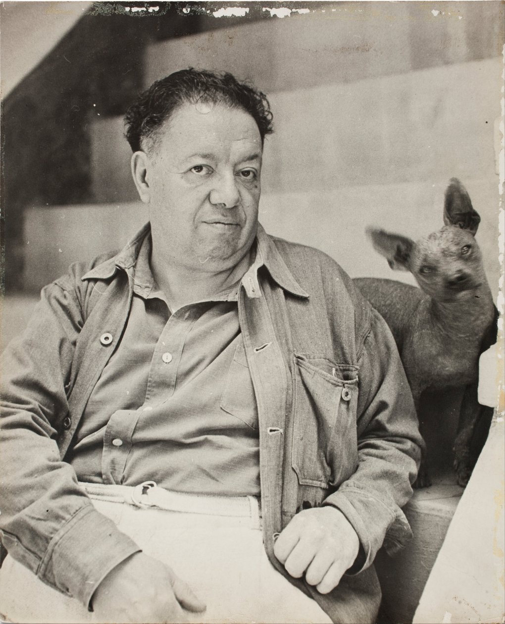 Diego Rivera se psem xoloitzcuintle v Blue House, Coyoacan od Unbekannt Unbekannt