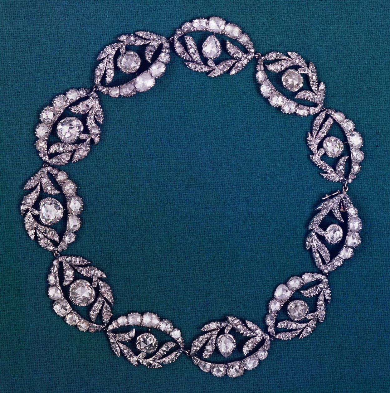 Náhrdelník se stylizovaným motivem květin a listů, diamant cca 1760 od Unbekannt Unbekannt