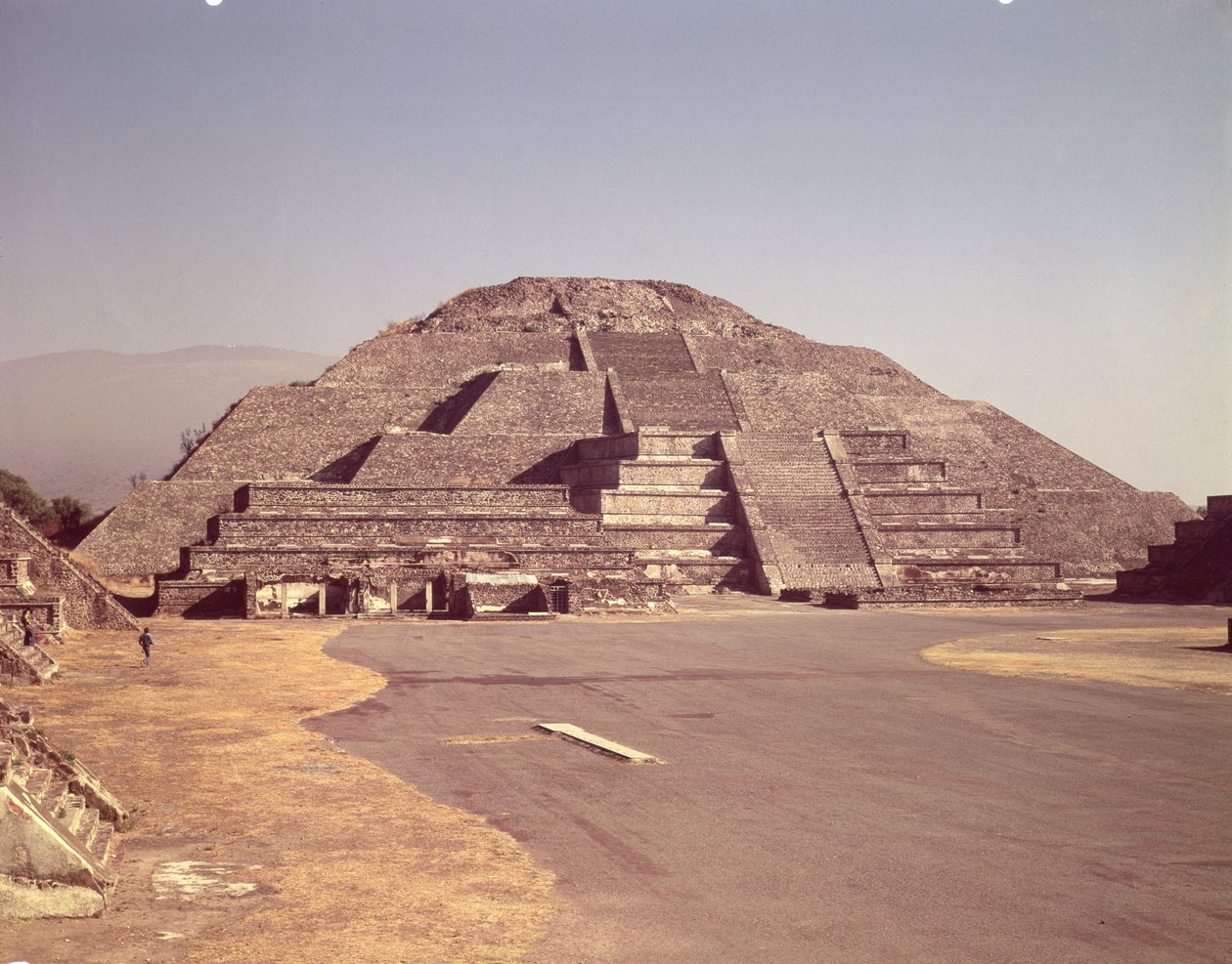 Pyramida Měsíce, postavená cca 100-350 našeho letopočtu od Unbekannt Unbekannt