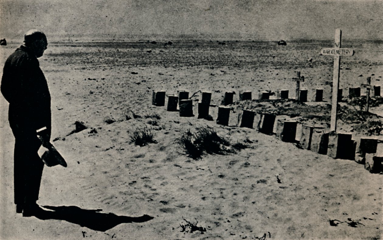 Na bitevním hřbitově v Egyptě, 1942, 1945. od Unbekannt