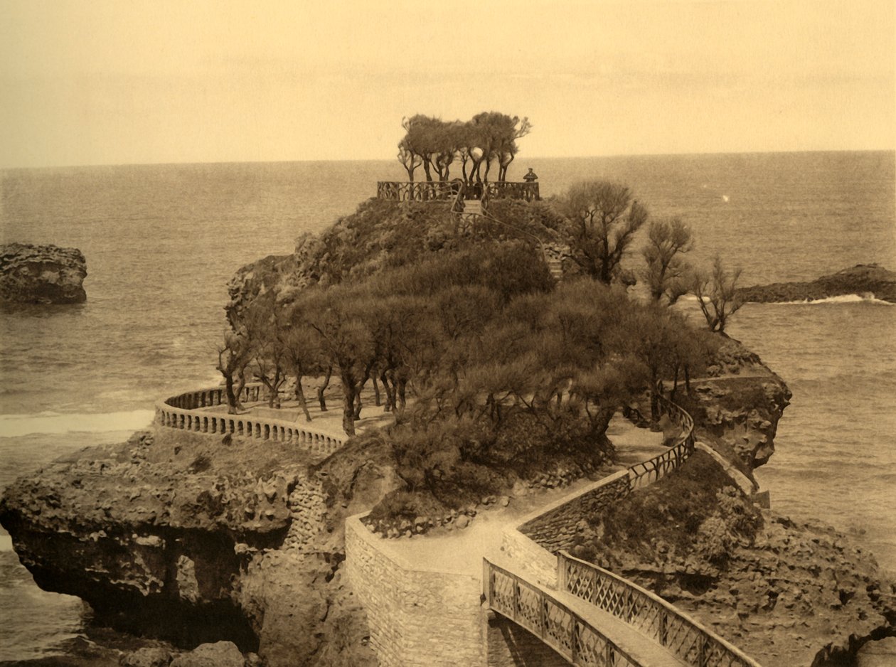 Biarritz - Le Rocher du Basta, c1930. od Unbekannt