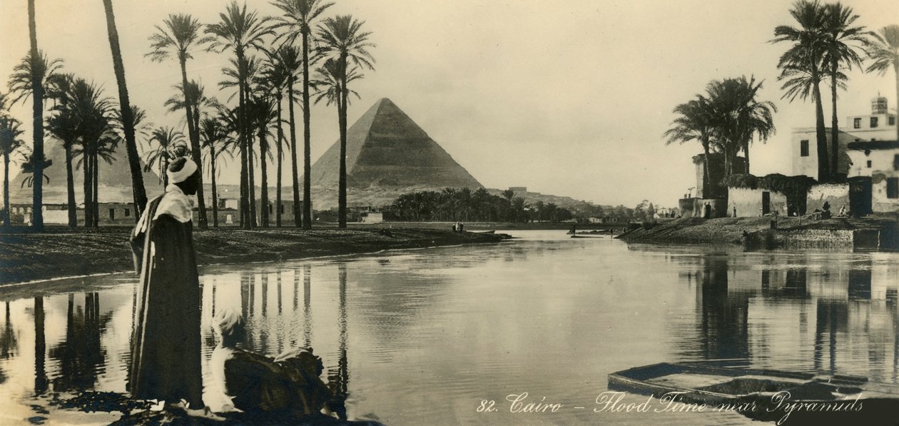 Káhira - Čas povodní u pyramid, c1918-c1939. od Unbekannt