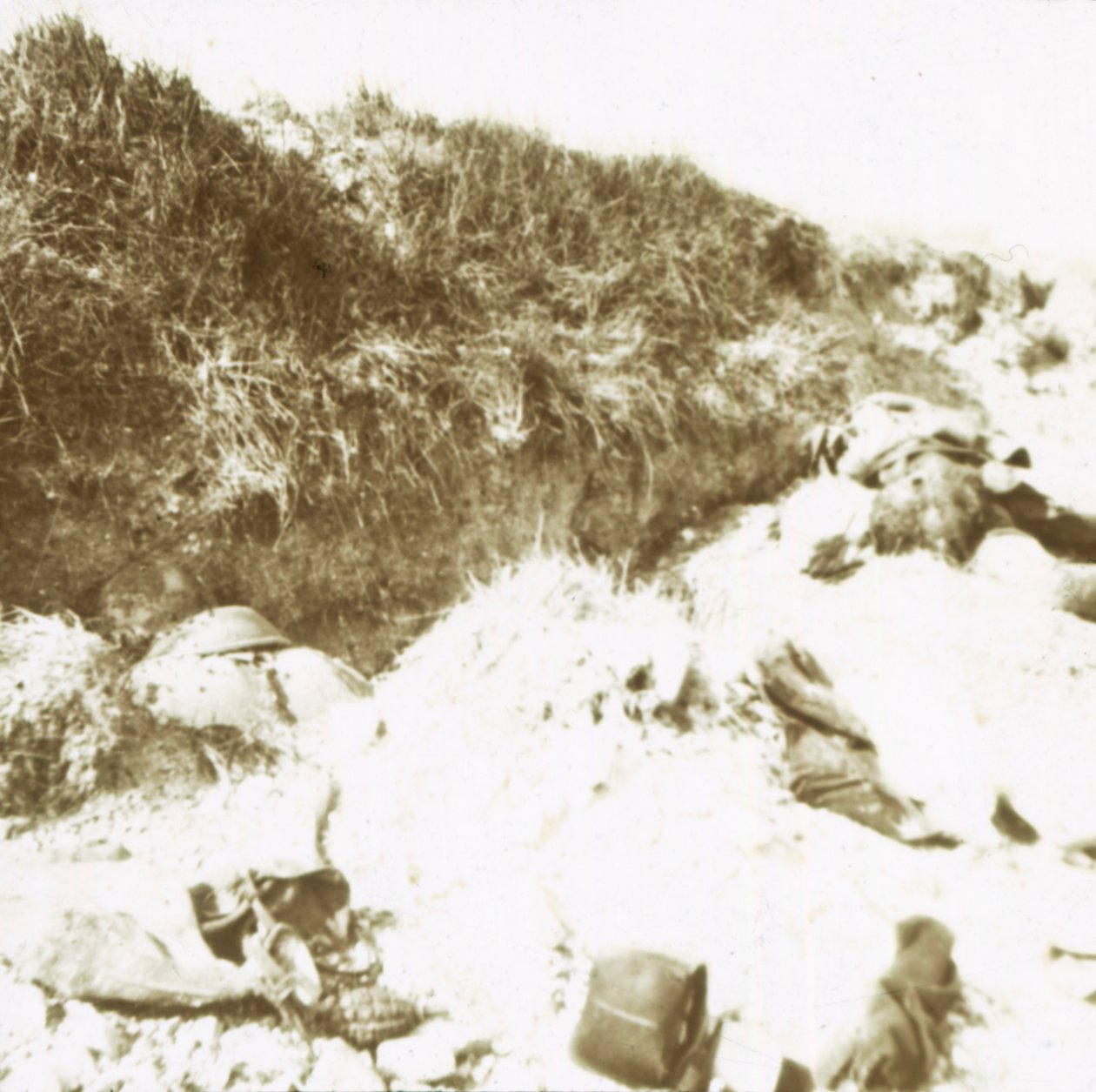 Clery po útoku, Francie, c1914-c1918 od Unbekannt
