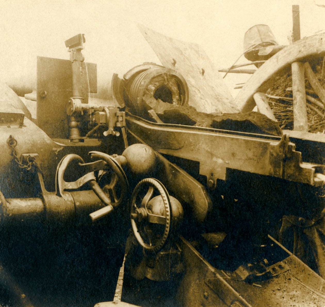Zničené dělo, c1914-c1918 od Unbekannt