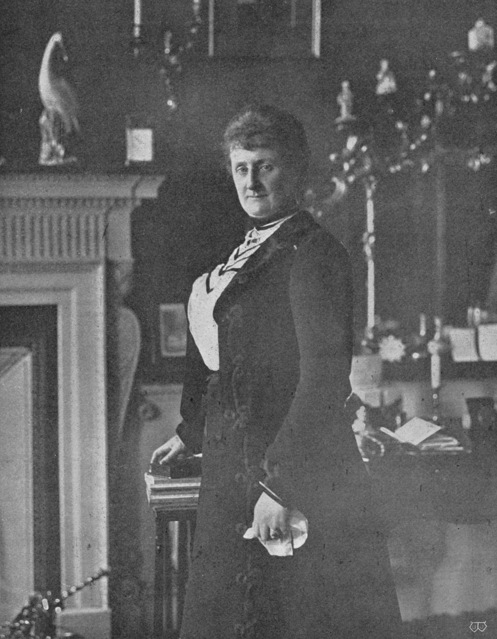 Lady Lansdowne u psacího stolu, c1903, 1903 od Unbekannt