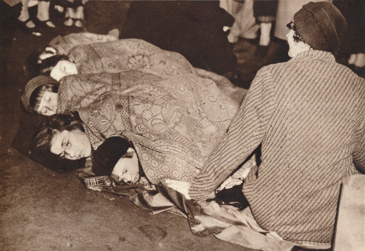 Půlnoc v obchoďáku, 1937 od Unbekannt