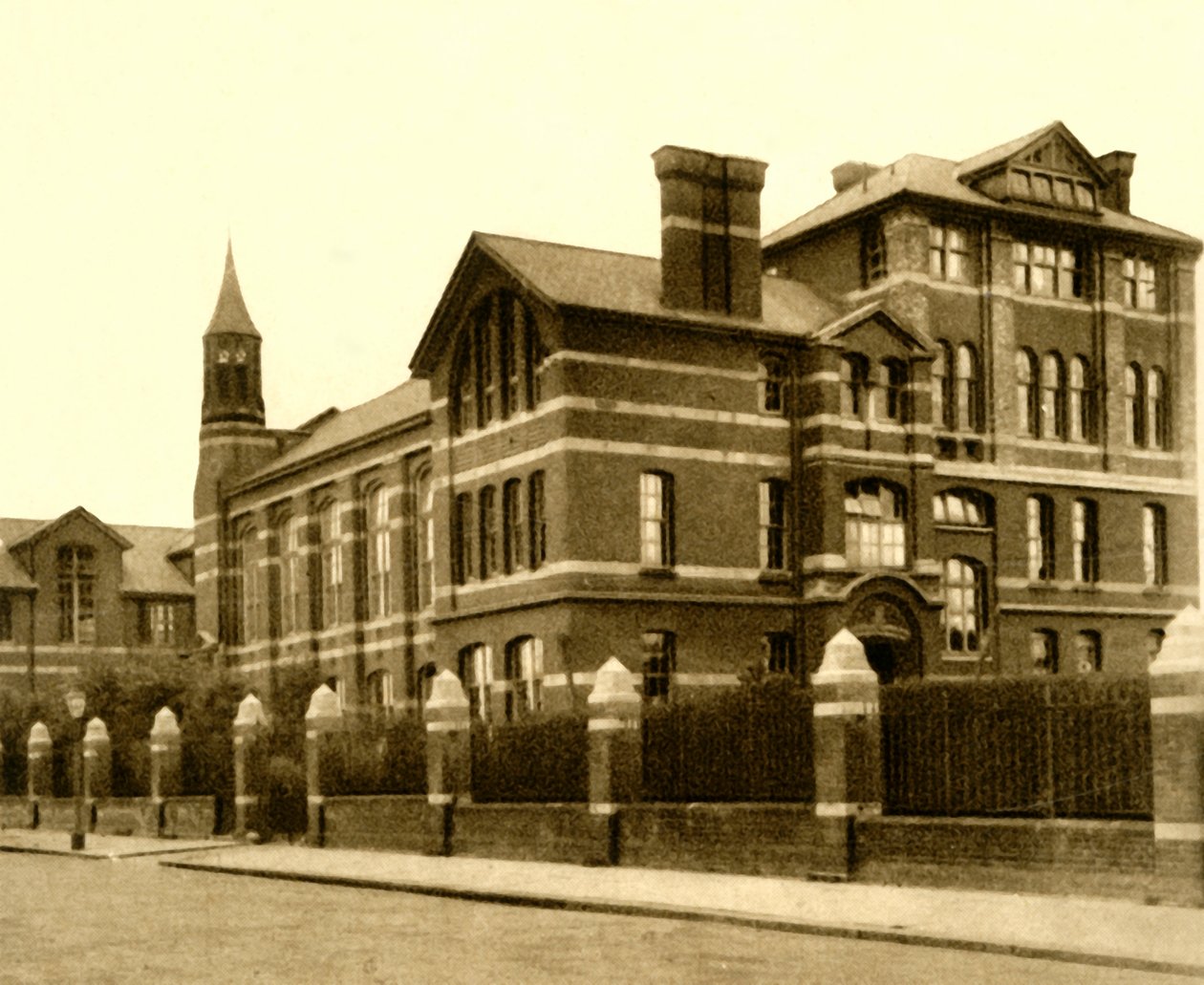 č. 67. The Haberdashers Askes Hampstead School, 1923. od Unbekannt