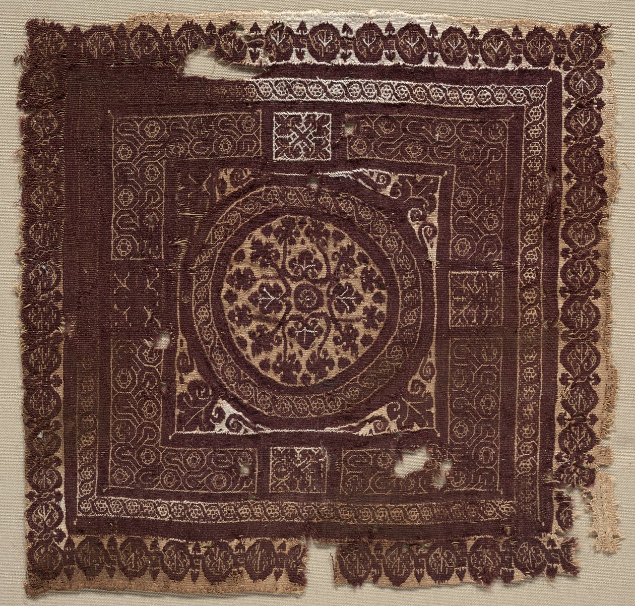Ornament se symbolickými prokládanými uzly, 400-600. od Unbekannt