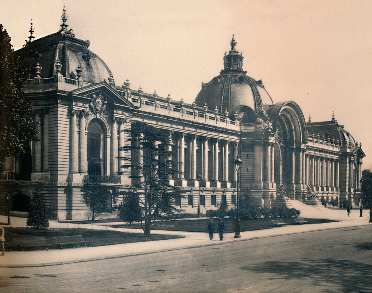 Paříž. - Malý palác. -LL, c1910. od Unbekannt
