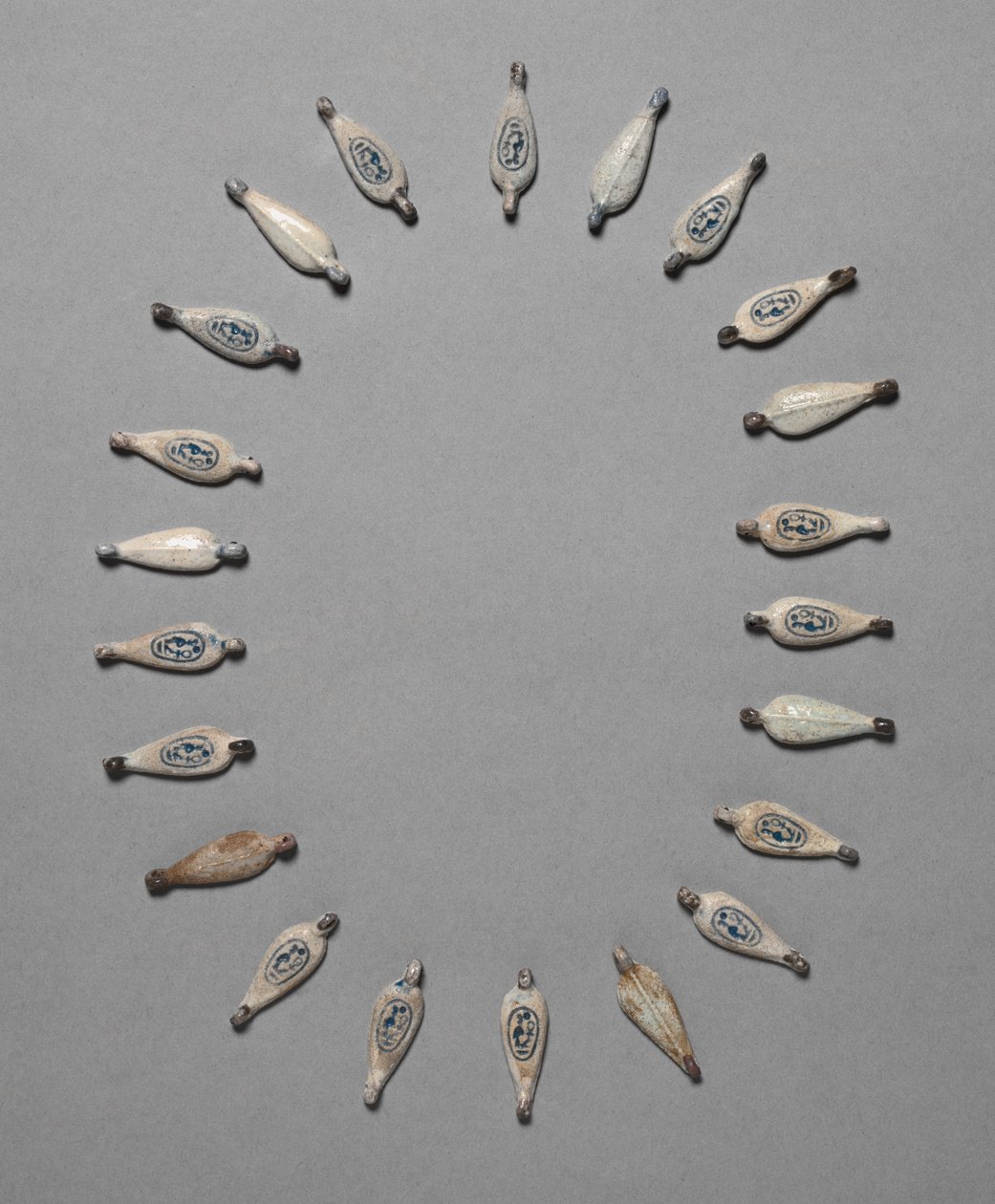 Korálky ve tvaru okvětních lístků, c. 1391-1353 před naším letopočtem. od Unbekannt