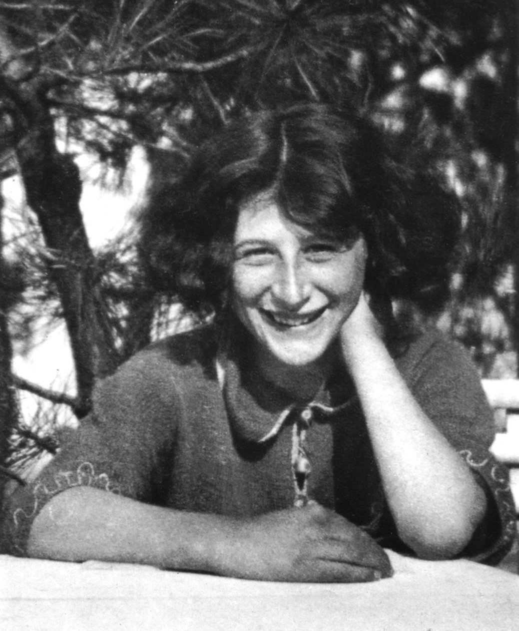 Portrét Simone Weilové (černobílá fotografie) od Unbekannt