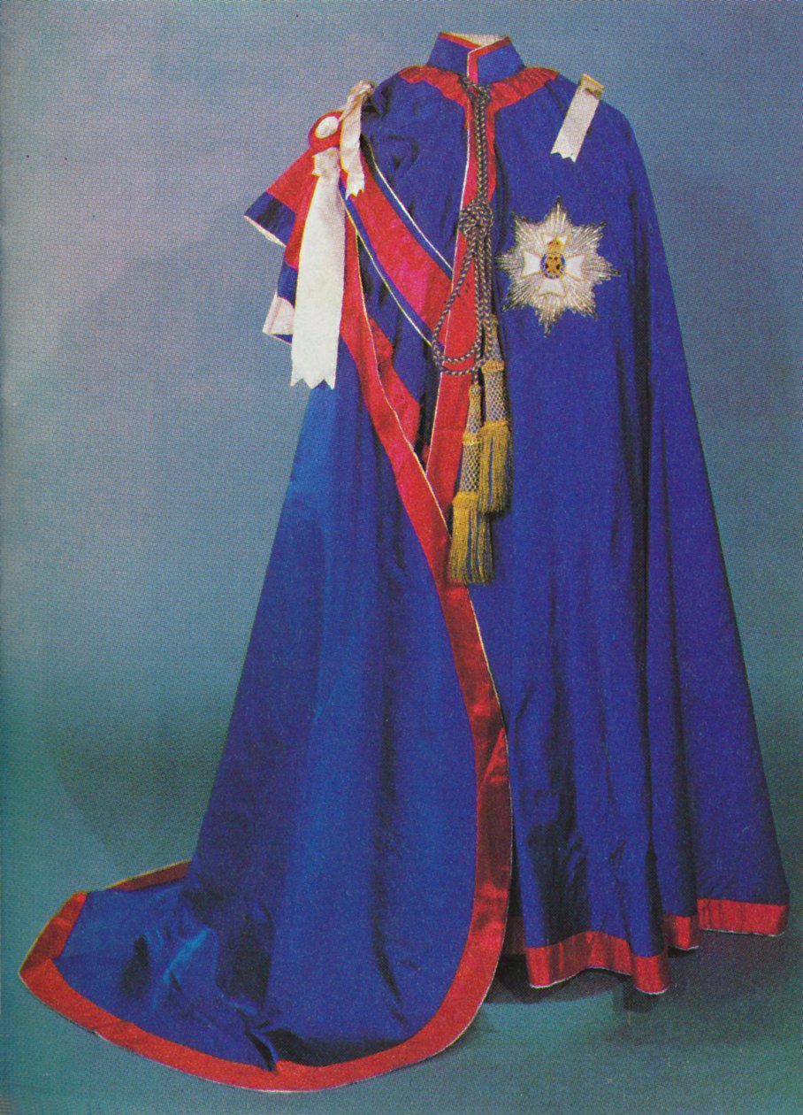 Robes of the Royal Victorian Order, 1953 od Unbekannt