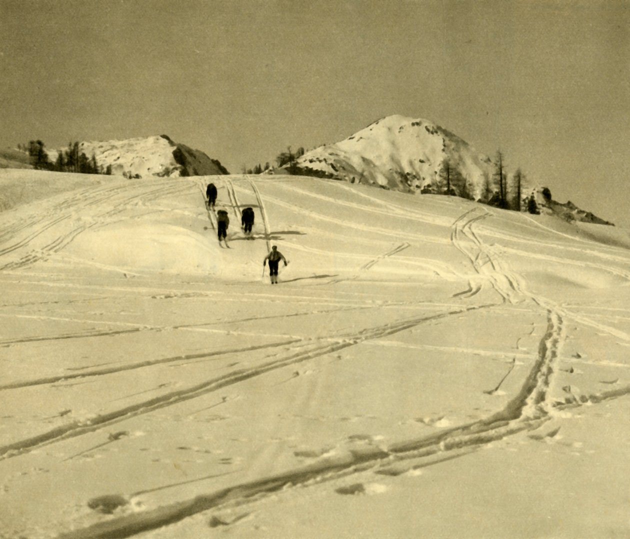Lyžování v pohoří Totes Gebirge, Rakousko, c1935. od Unbekannt