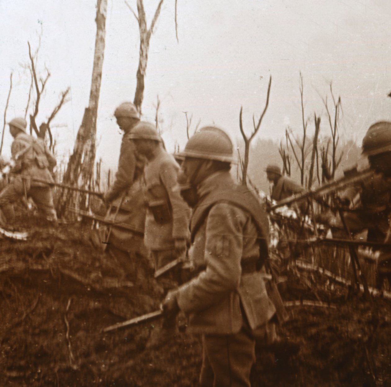 Vojáci postupující, c1914-c1918 od Unbekannt