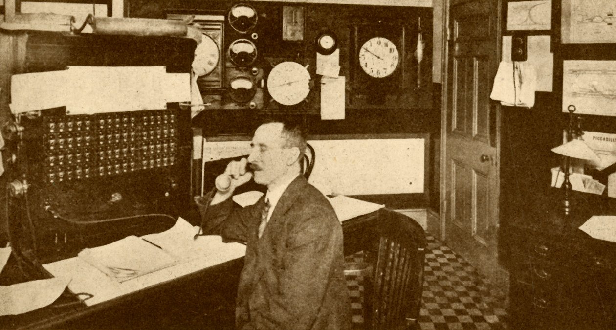 Traffic Controllers Office, London Underground Railways, 1930. od Unbekannt