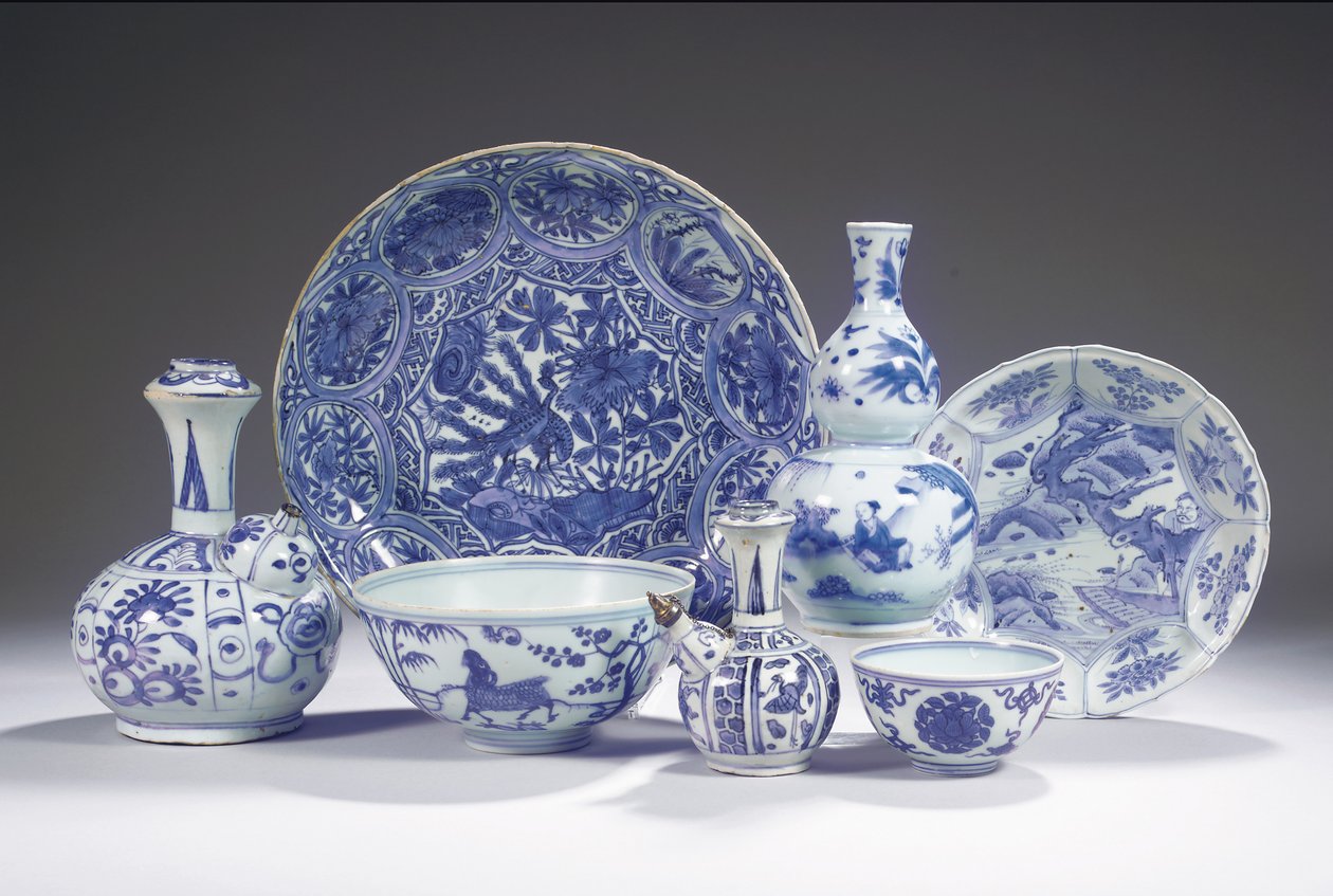 Kolekce modrého a bílého porcelánu od Unbekannt