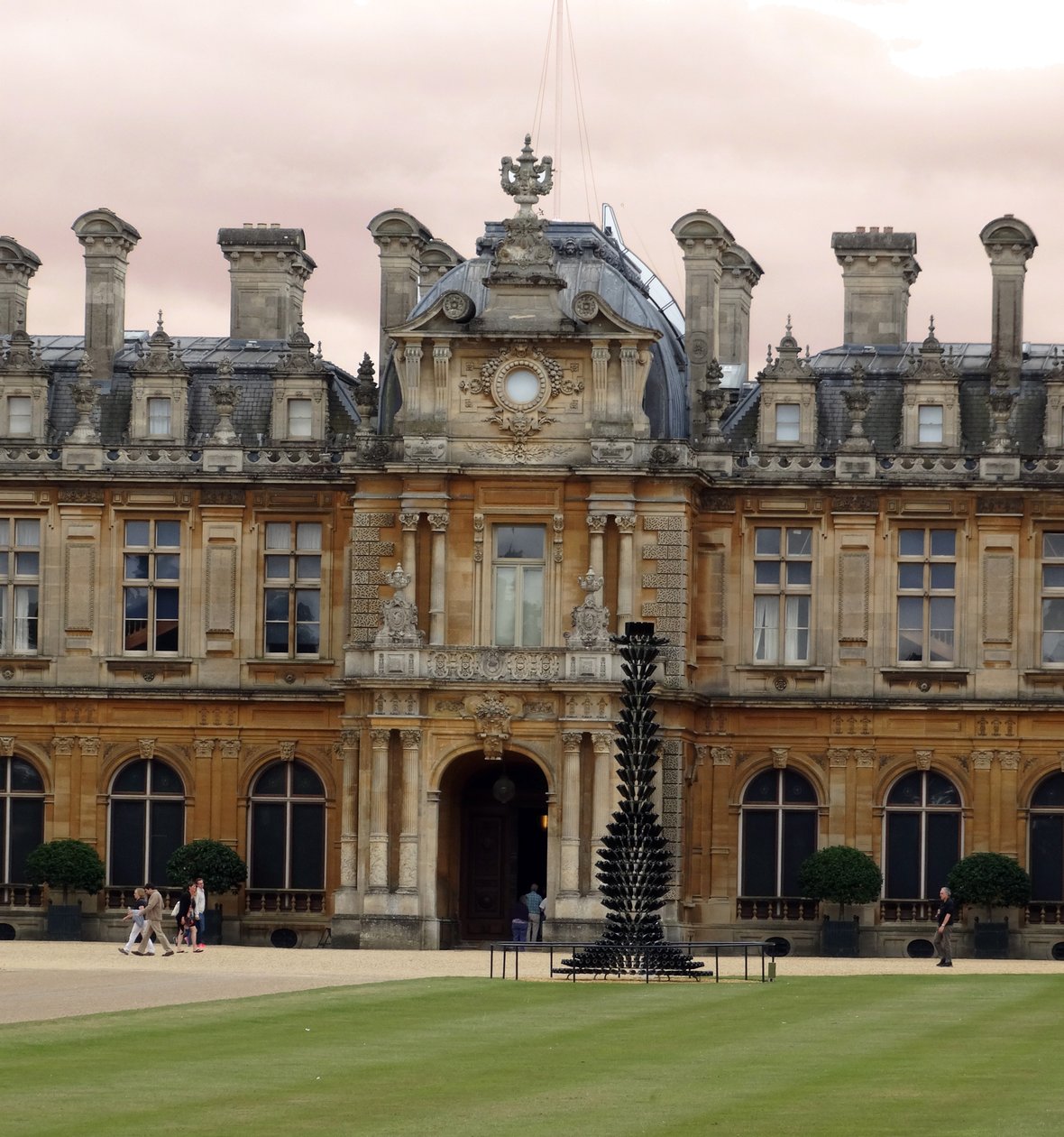 Exteriér Waddesdon Manor od Lancelot Volders