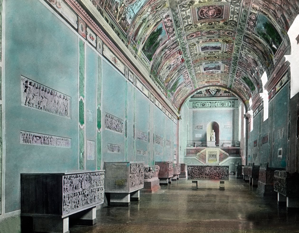 Lateraanimuseon sisällä od Unbekannter Künstler