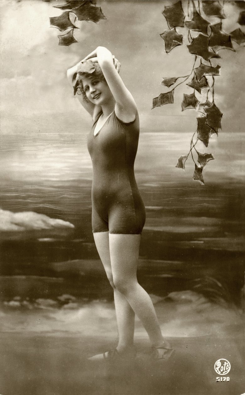 Žena v plavkách, c. začátek 1900 (pohlednice) od Alec Hunter