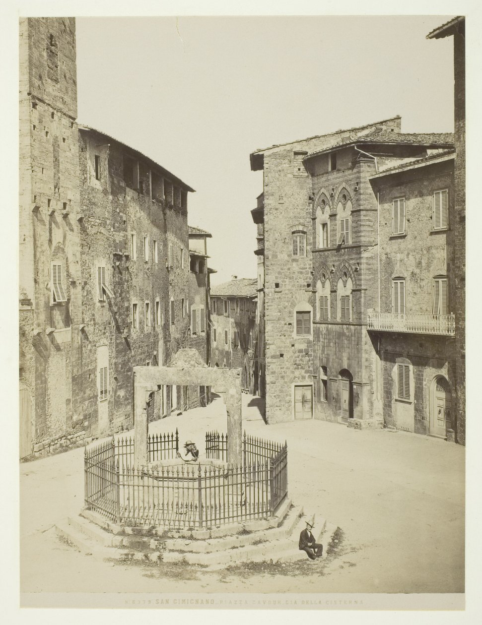 San Gimignano, Piazza Cavour cis. cisterny od Unknown
