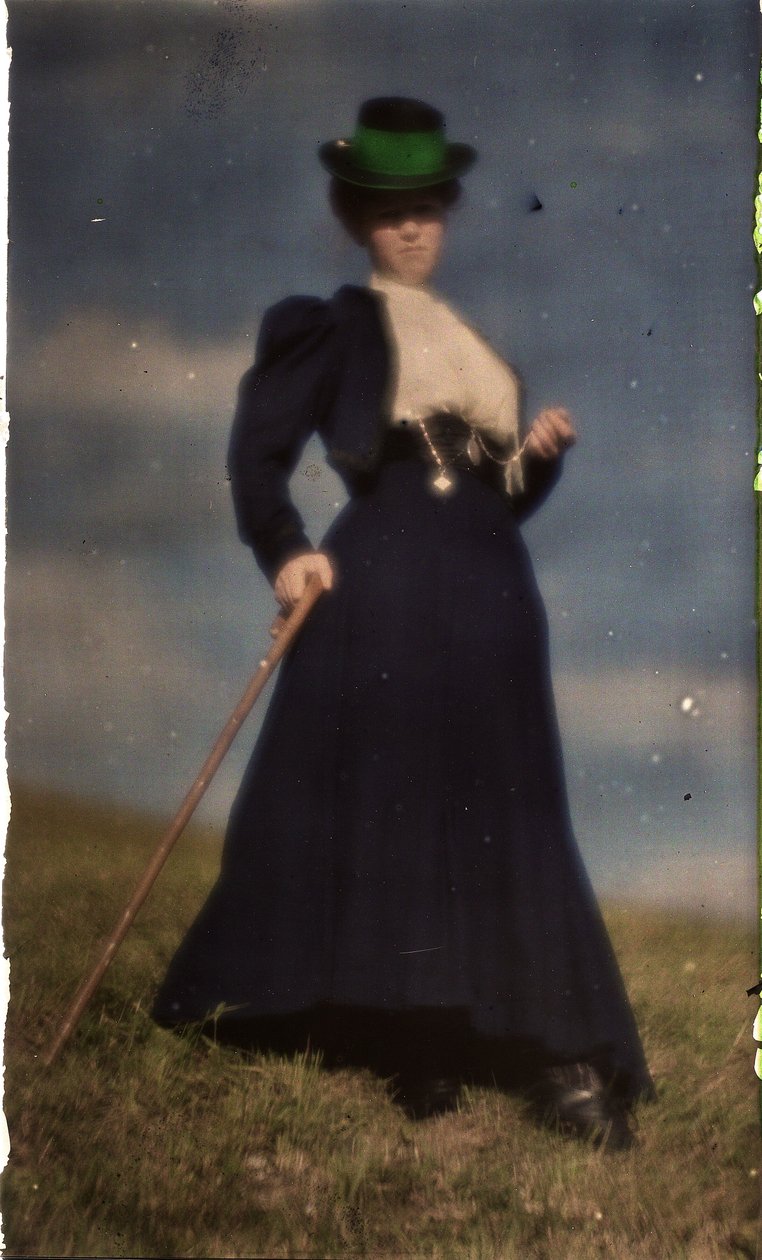 Slečna Mary v modrém kostýmu od Unknown photographer