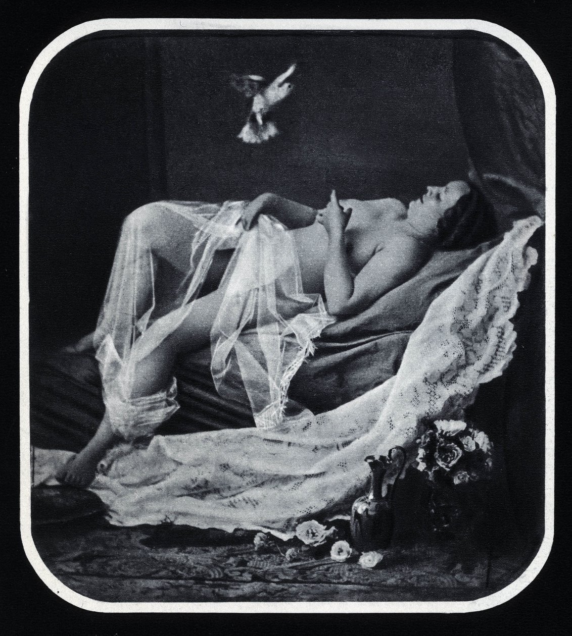 Nahá žena se natáhla kolem roku 1850 Anonymní fotografie od Unknown photographer