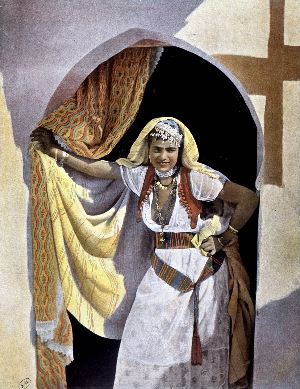 Mladá tuniská žena. Fotografie 1893. od Unknown photographer