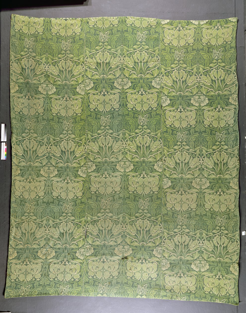 Design tkaniny „tulipán“ (tapisérie) od William Morris