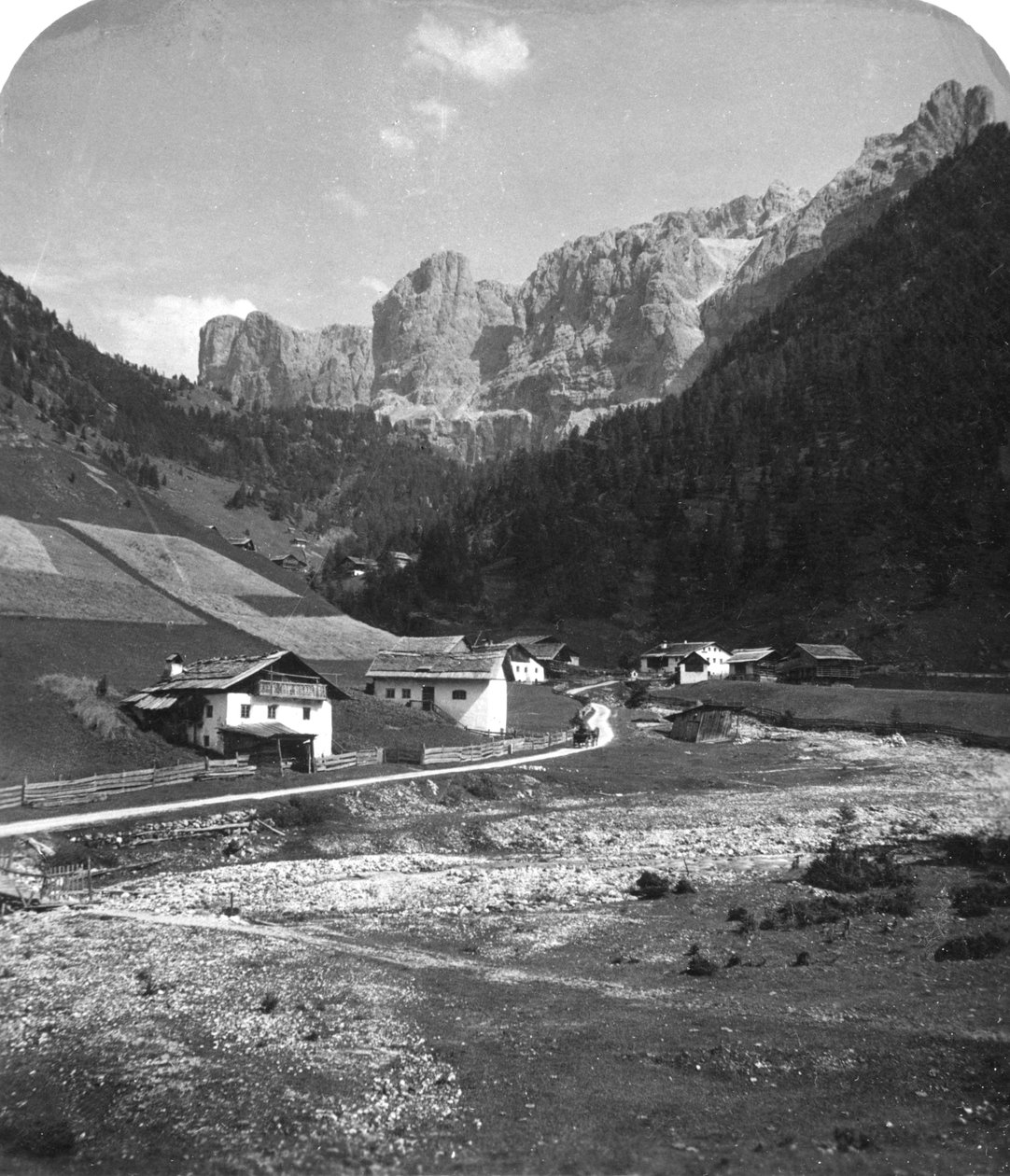 Údolí ve Wolkensteinu, Tyrolsko, 1900. od Wurthle and Sons
