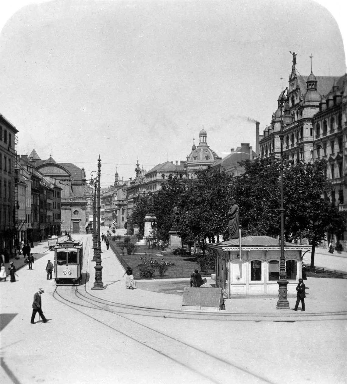 Promenadeplatz v Mnichově, Německo, 1900. od Wurthle and Sons