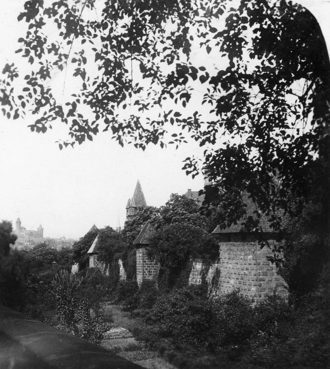 Stadtgraben, Bavorsko, Německo, 1900. od Wurthle and Sons