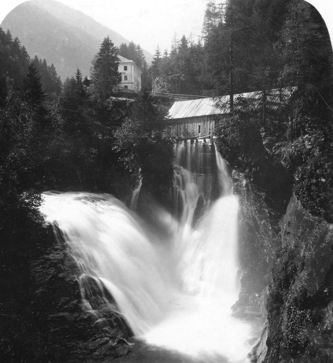 Vodopád v Badgasteinu, Rakousko, c1900. od Wurthle and Sons
