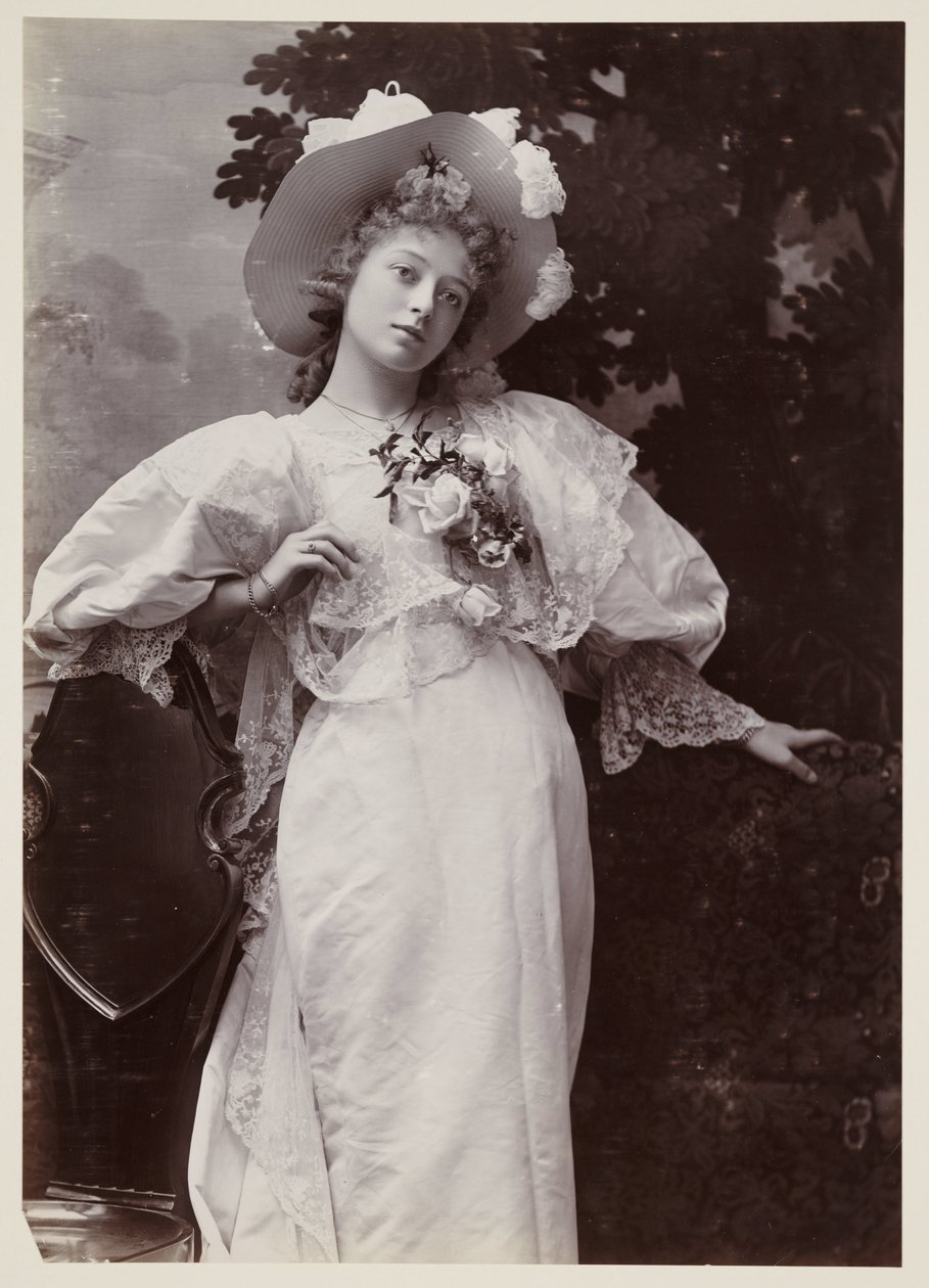 Edwardian portrét, žena v krajkových šatech od John Pardon