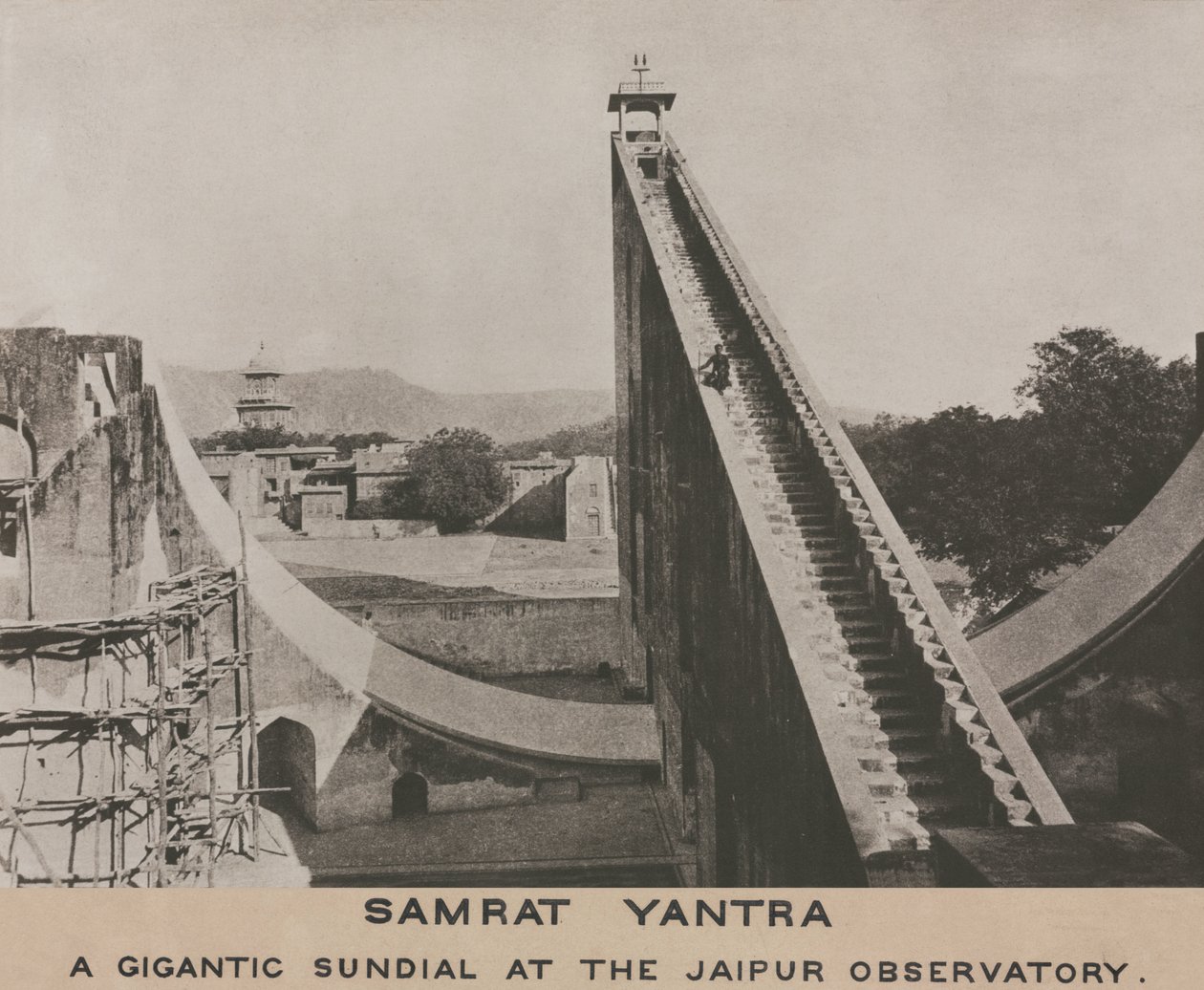 Samrat Yantra na observatoři Jaipur v Indii od Frederick (attr. to) Barnard